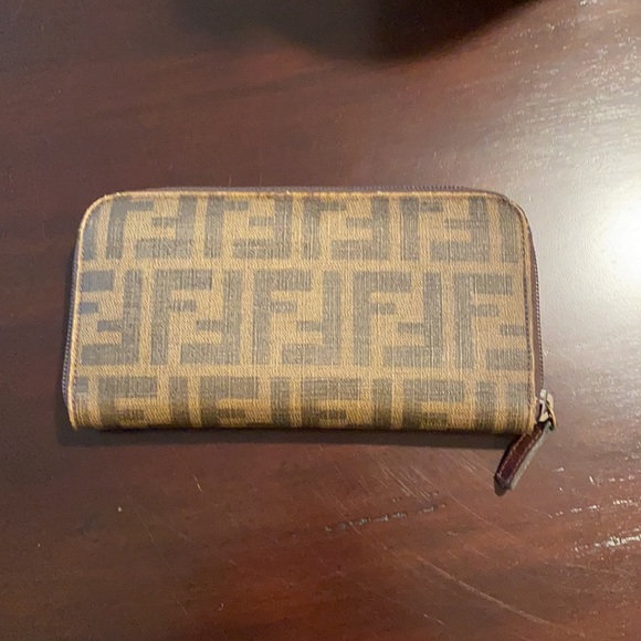 Fendi Wallet - Picture 2 of 4
